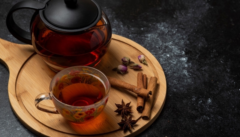 Ceai de slăbit – cum ţi-l faci singură din ingrediente sănătoase